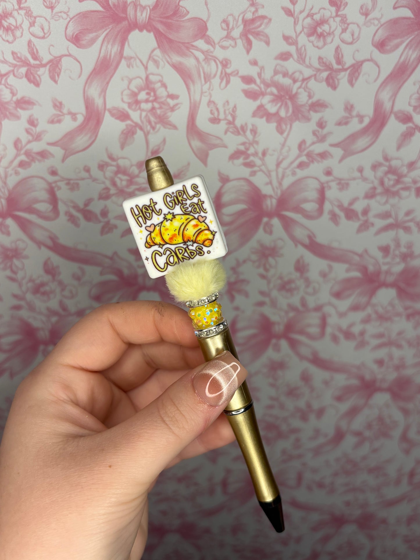 Hot girls pen