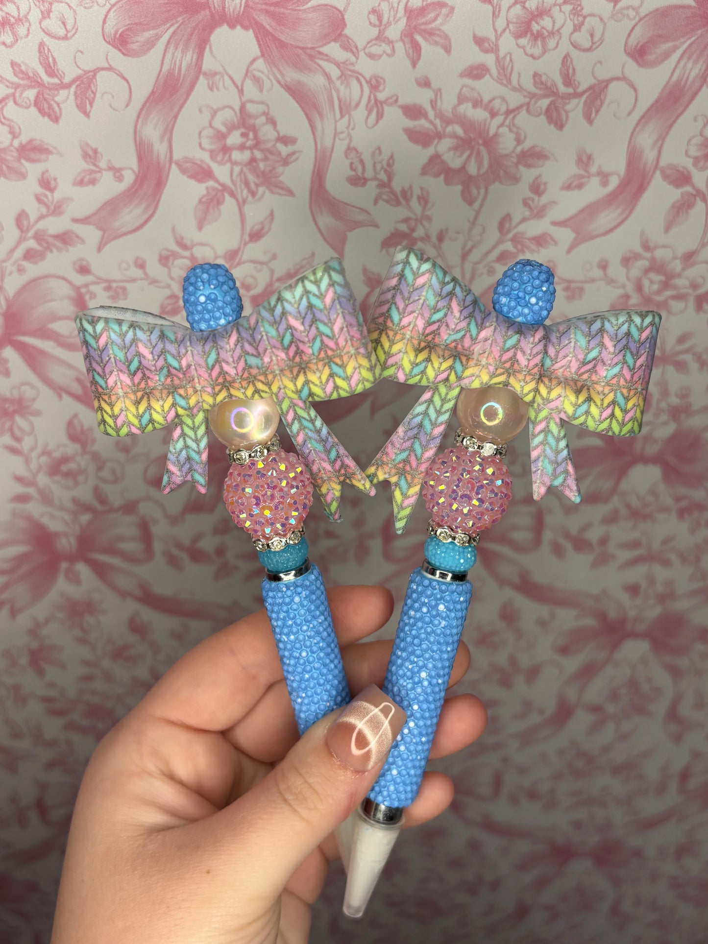 Striped bow wax pencil