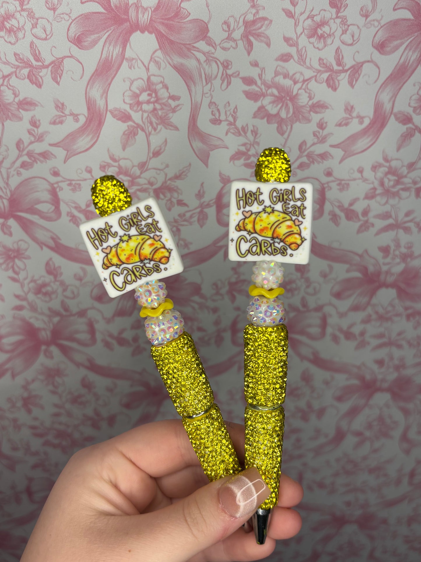Hot girls eat carbs pen
