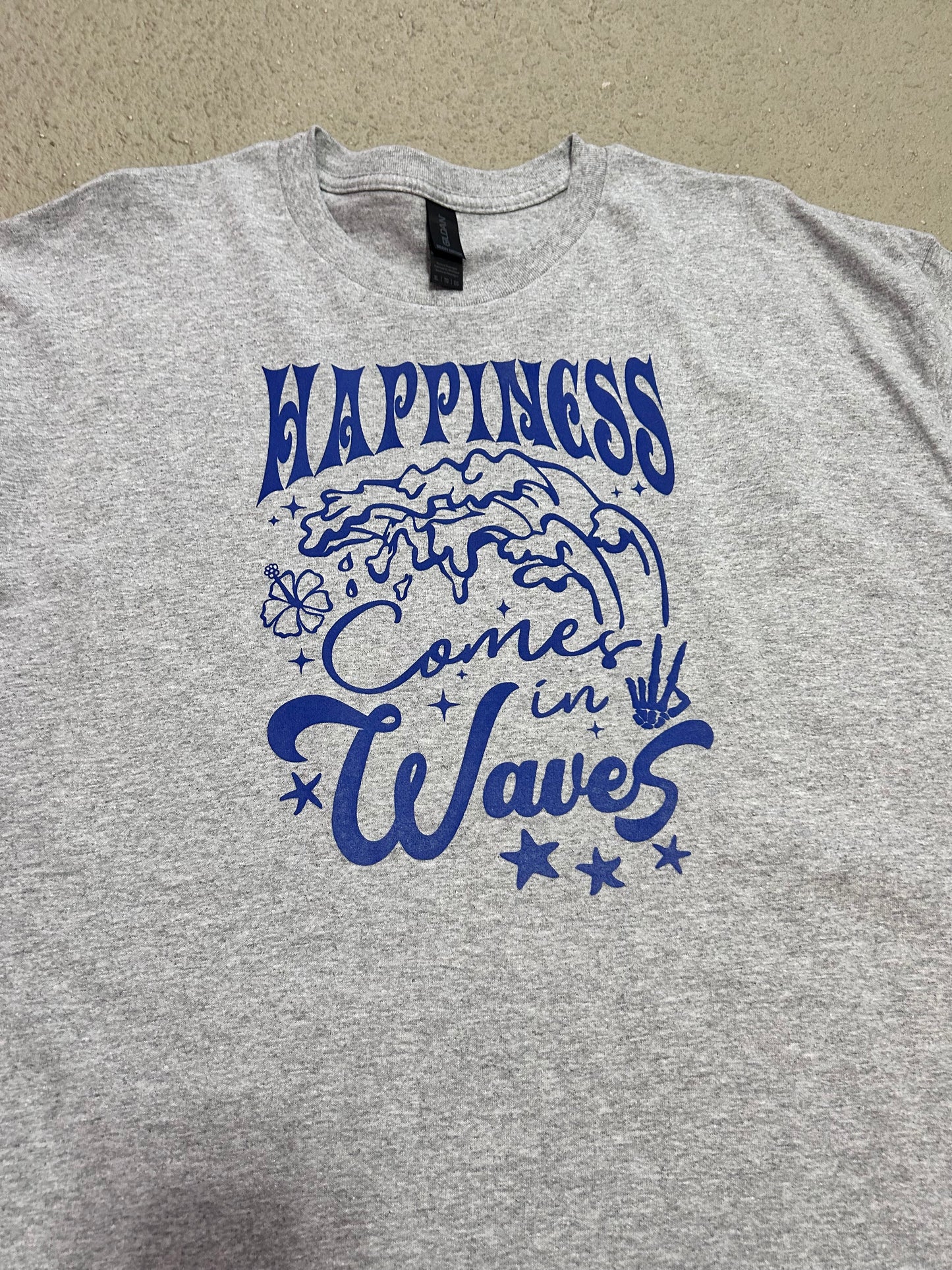 Happiness comes in waves T-shirt