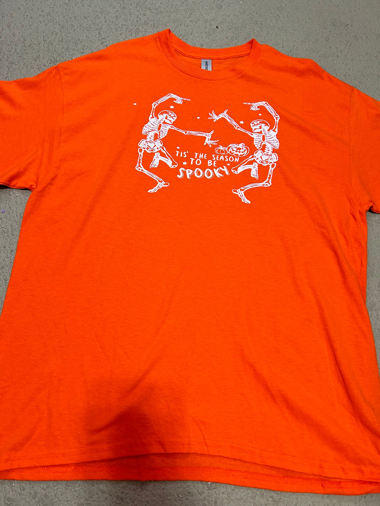 Tis the season to be spooky T-shirt.