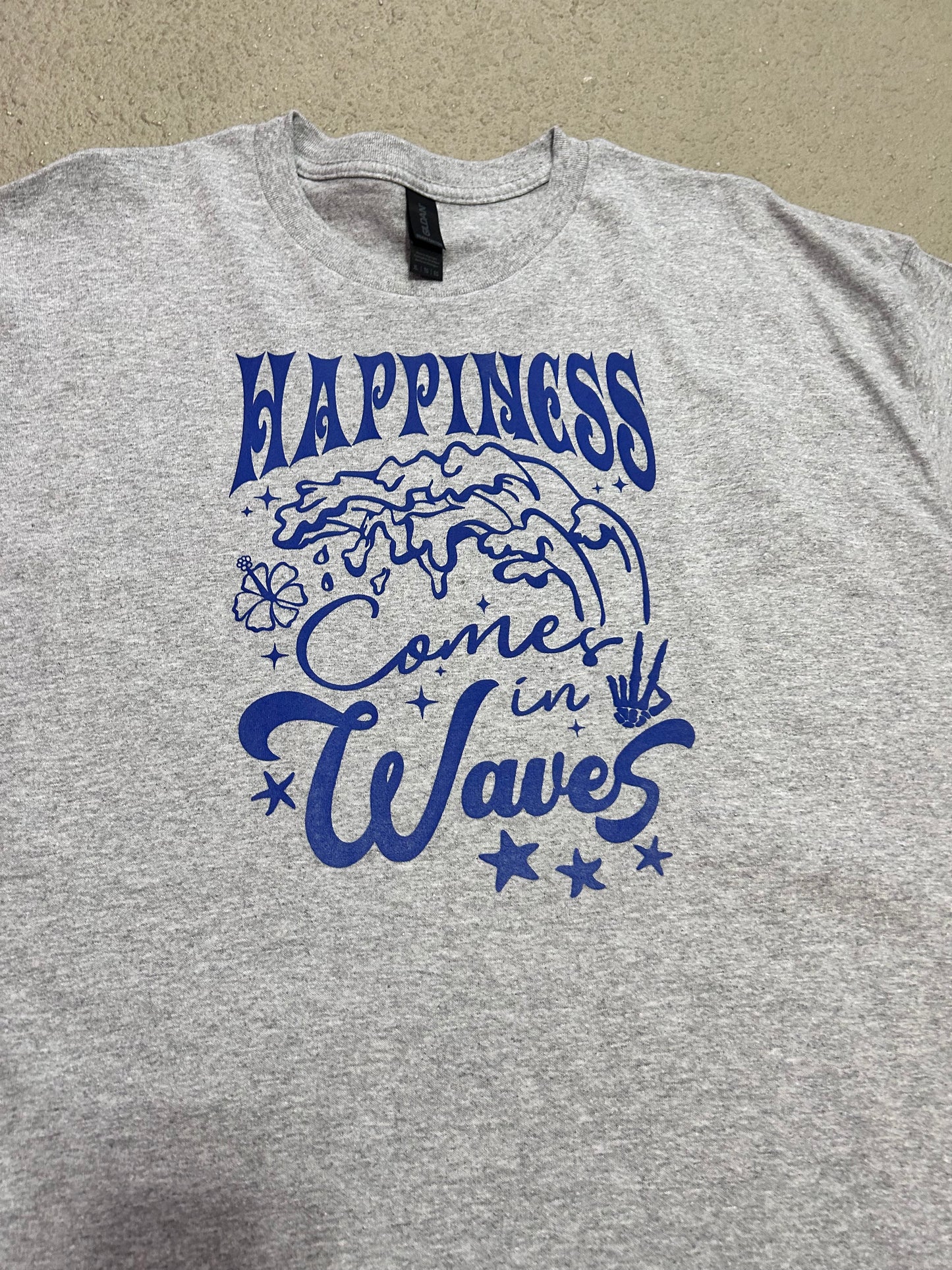 Happiness comes in waves T-shirt